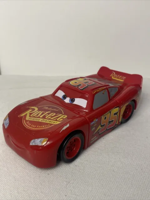 Voiture CARS Disney Pixar Flash Mcqueen 2018 en Métal 15 cm De Longueur