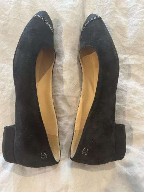 Genuine Chanel Shoes 42 Black Suede Ballet Flats with Chain Detail and Logo