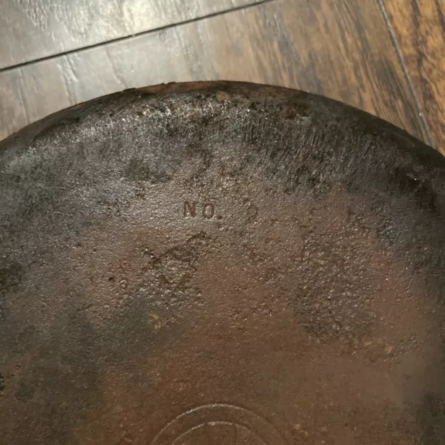 GRISWOLD ~ Vintage Heavy Duty Cast Iron 11.25" SKILLET (No 9) ~ Erie PA As Shown 3