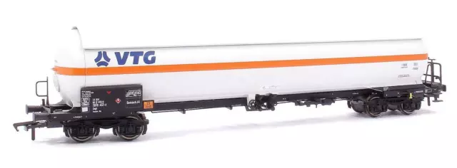 Piko 'Ho' Gauge Pair Of Sliding Wall And Gas Tank Wagons 2