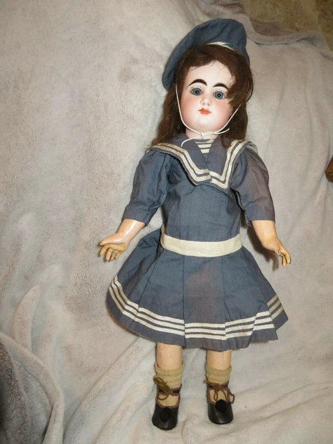 Lot 116 - Poupée bébé de marque Rabery et Delphieu de 49 cm de hauteur - Résultat du 05/09/2023