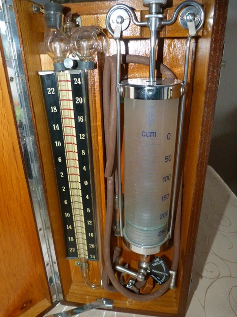 Antiker Pneumothorax Apparat für Ärzte von Prof. Dr. Erich Leschke um 1930 13