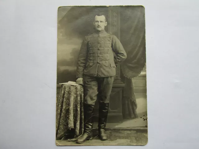 Portraitfoto mit Husar,Husaren in Feldgrauer Attila