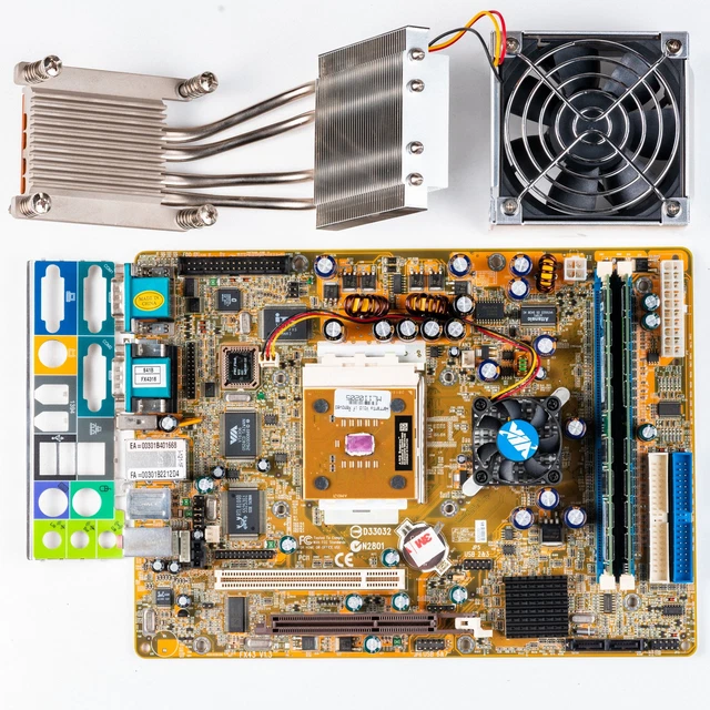 Carte Mère Micro-ATX PC CHIPS M861G V1.6A SOCKET 754 DDR AGP PCI CNR