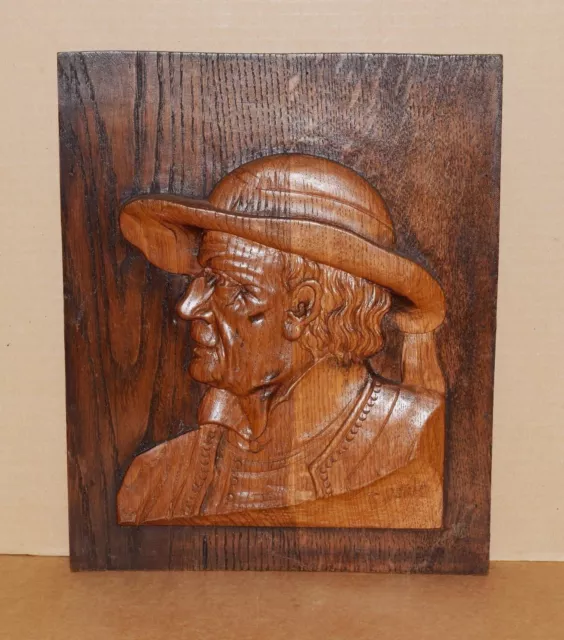 R DANTO Tableau bas-relief en bois sculpté représentant un Breton