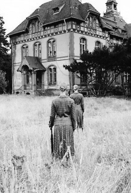 Antique Haunted House Creepy Twins Photo 1547b Oddleys Strange & Bizarre