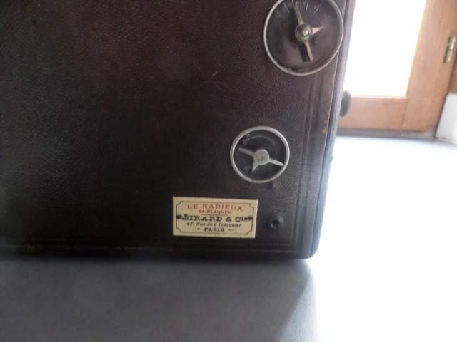 Girard & Cie Le Radieux 9x12 Detective Camera c1900