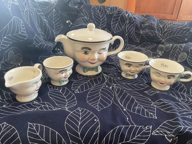 BAILEYS IRISH CREAM Winking Face Tea Pot Cream Sugar His Her Cups 1996 Set