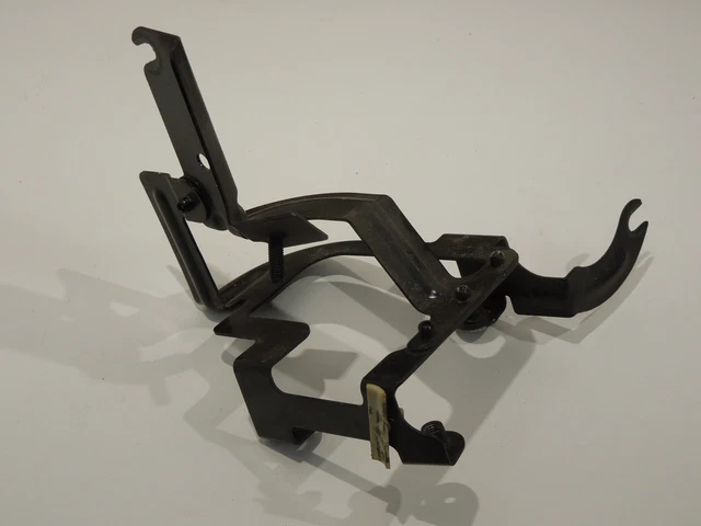 Audi A2 8Z Staffa di contenimento liquido freni serbatoio 8Z2611791G