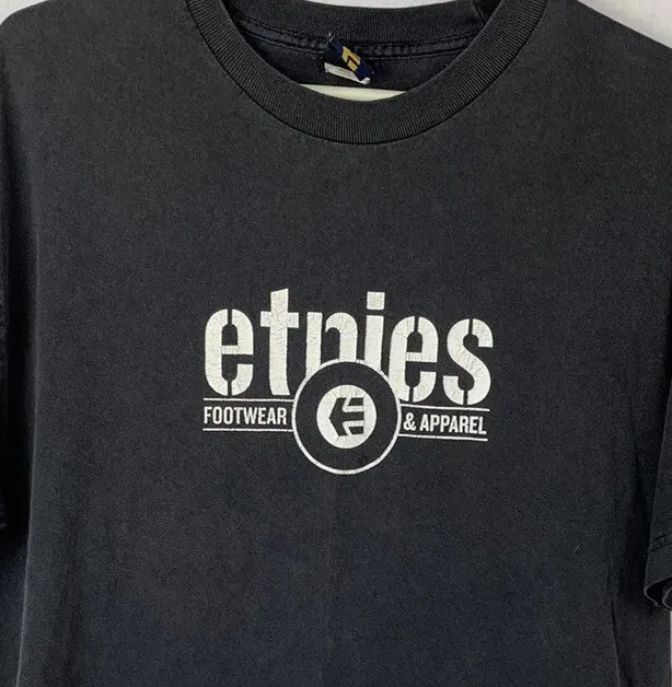 Vintage Etnies T Shirt Skateboard Logo Graphic Tee Skateboarding Men’s Large