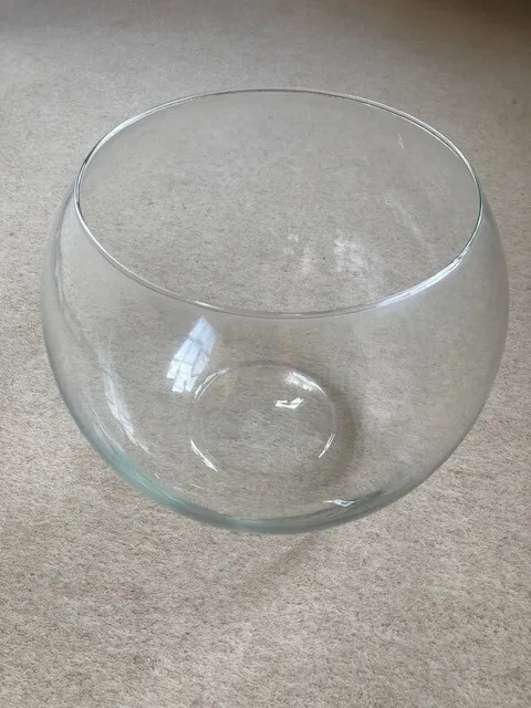 Large Glass Goldfish Bowl and fish net**