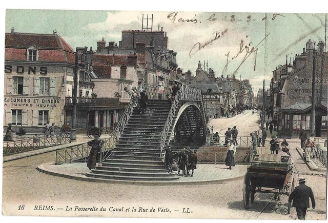 CPA 51 REIMS Marne - LA PASSERELLE DU CANAL ET LA RUE DE VESLE, Belle Animation