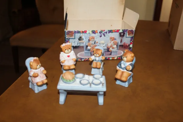 Enesco Lucy and Me Lucy Rigg Bear Family At Thanksgiving Dinner Table 5pc Set