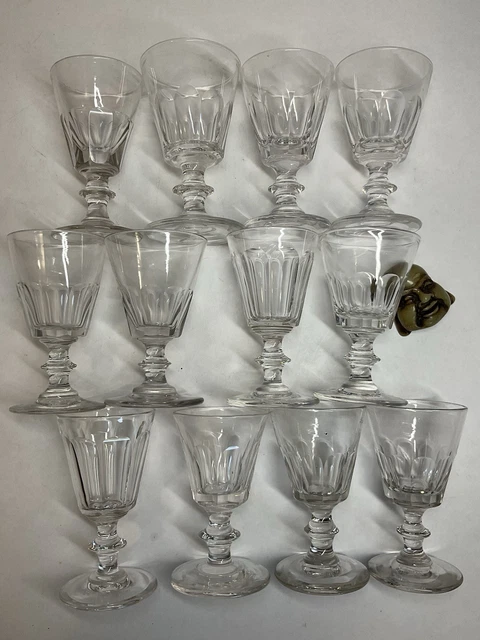 12 verres à eau modèle Lozère taillé en cristal de Saint 12 verres à eau modèle Lozère taillé en cristal de Saint