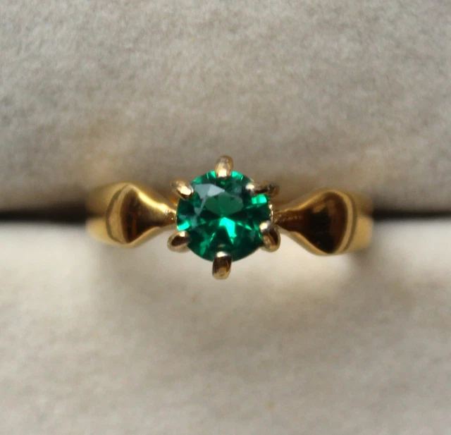 Émeraude verte naturelle de Colombie (6,98 x 5,11 mm