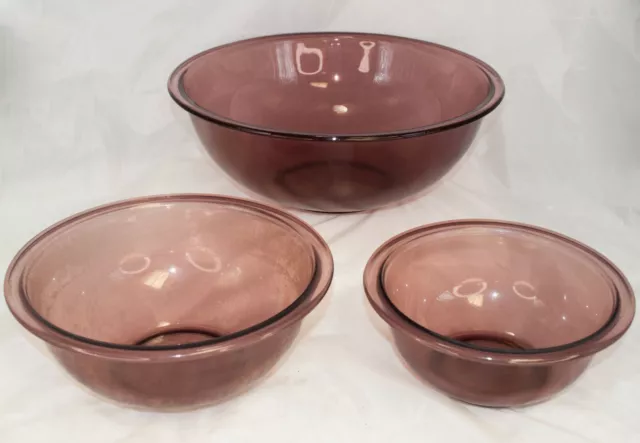 Vintage Pyrex Purple Nesting Mixing Bowl (322,323,325) Set of 3