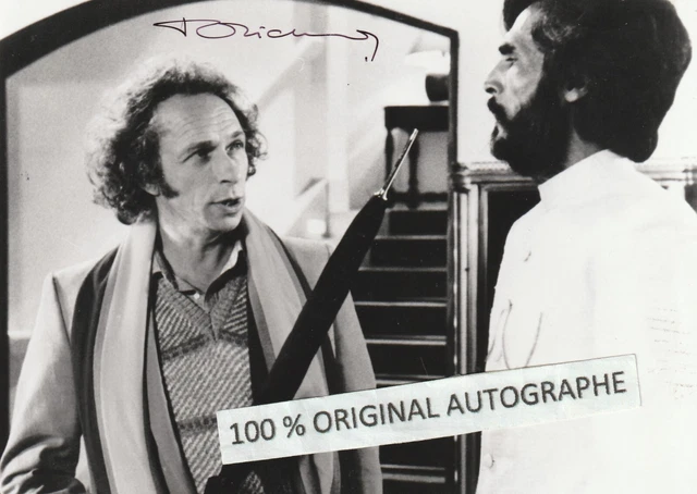 Dédicace - Autographe - Rare Carte Vintage Signée Au Feutre Rouge Par Charles Aznavour Format 9x15