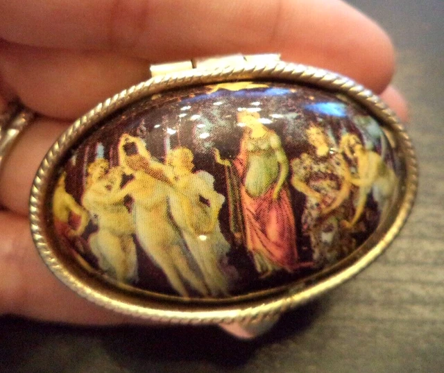 Stunning Vintage Estate Roman Greek Cameo 1 7/8" Pill Trinket Box!!! 891R Stunning Vintage Estate Roman Greek Cameo 1 7/8" Pill Trinket Box!!! 891R