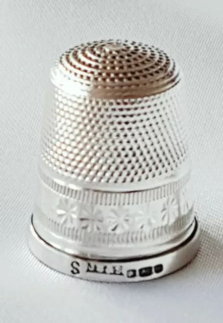 THIMBLE Size S ~ Hallmarked Sterling Silver Sheffield 1980 ~ James Swann & Sons