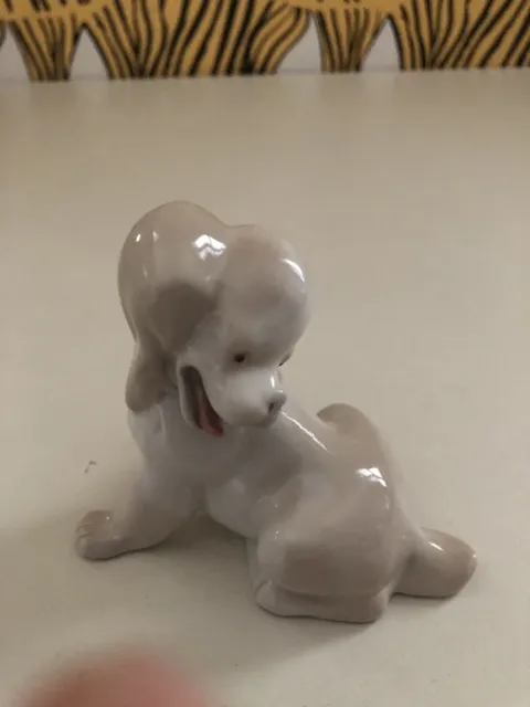 Superbe Petit chien en porcelaine espagnole 1970 70 Art Déco