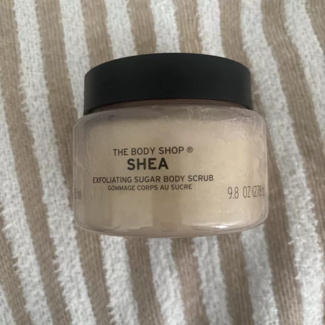 The Body shop Exfoliating Sugar Scrub   Shea 250ml