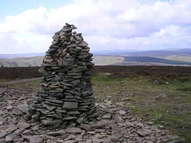 Photo 6x4 Looking up the Tweed Valley from the summit cairn, Minch Moor R c2009