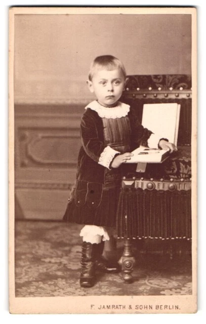 Fotografie F. Jamrath & Sohn, Berlin, Belle-Alliance-Straße 14, Kleiner Bursche