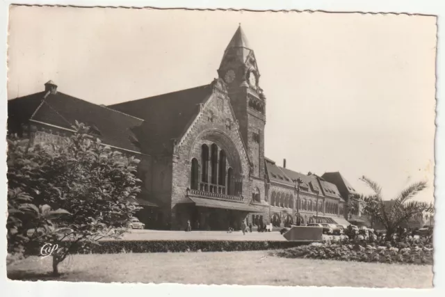 METZ  - Moselle - CPA 57 - La Gare - carte des années 1950