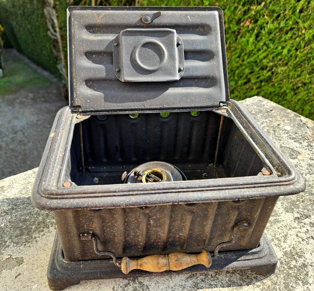 ANCIENNE CHAUFFERETTE à ALCOOL LA FRILEUSE CAVAILLE laiton argenté collection