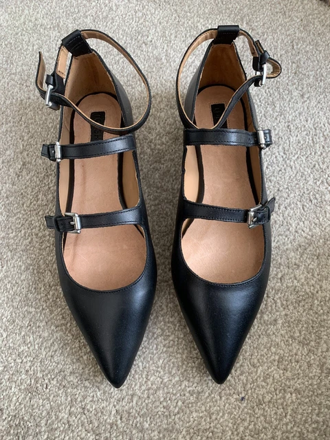 Topshop black flat best sale sandals