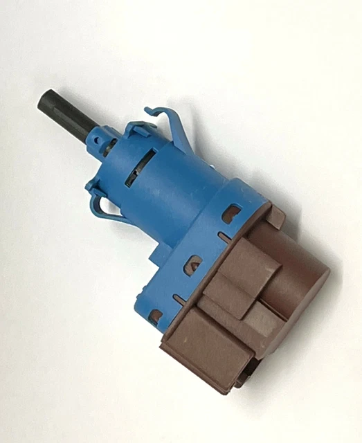 LAND ROVER DISCOVERY 3+4+Range Rover Sport Brake Light Switch XKB500110