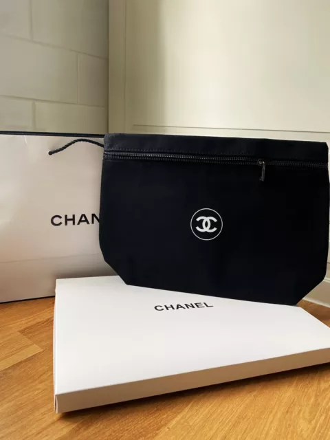 GENUINE CHANEL MAKEUP Traveling Wash BAG VIP GIFT From Beauty Counter Large  £34.99 - PicClick UK