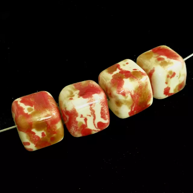 Keramikperlen Würfel 14-15 mm 10 Perlen creme rot massiv nenad-design AN232