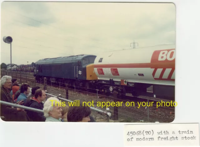 Photo Railway - Class 45 45068 BOC Tanks at Rainhill Event 25/05/1980