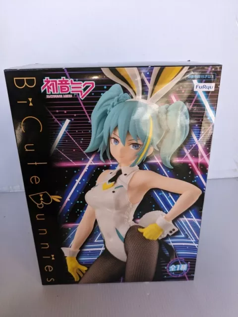 FuRyu BiCute Bunnies Vocaloid Hatsune Miku Street Ver. Figure