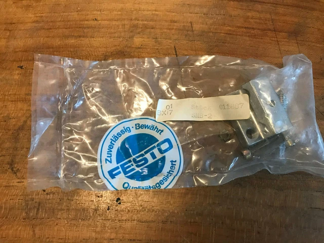 FESTO Befestigungsbausatz N° : 011887 / Type:SMB-2 / Neuf / Emballage D'Origine