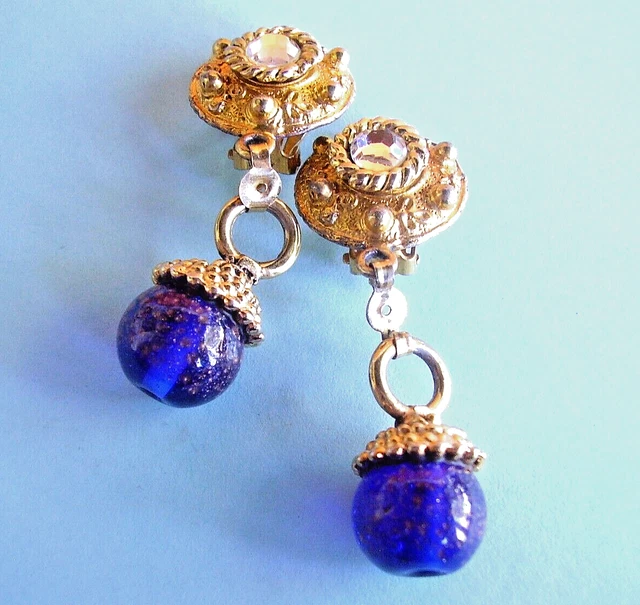 Boucles D'oreilles Clips Métal Doré Et Verre Bleu - Hauteur 5.6 Cm, Occasion Bon état