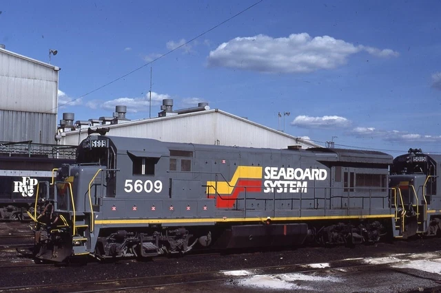 SEABOARD SBD 5609 Railroad Train Locomotive RICHMOND VA Original Photo Slide