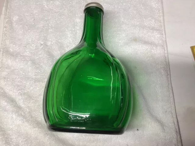 https://www.picclickimg.com/ChwAAOSwxnBlcN~f/Vintage-Owens-Illinois-Duraglas-Green-Glass-Refrigerator-Water-Bottle.webp