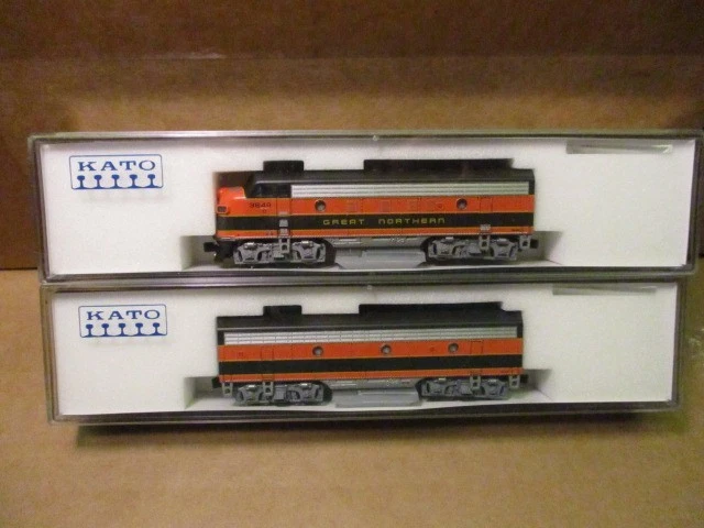 KATO #106-0416 N Scale Great Northern F7A & F7B Locomotive