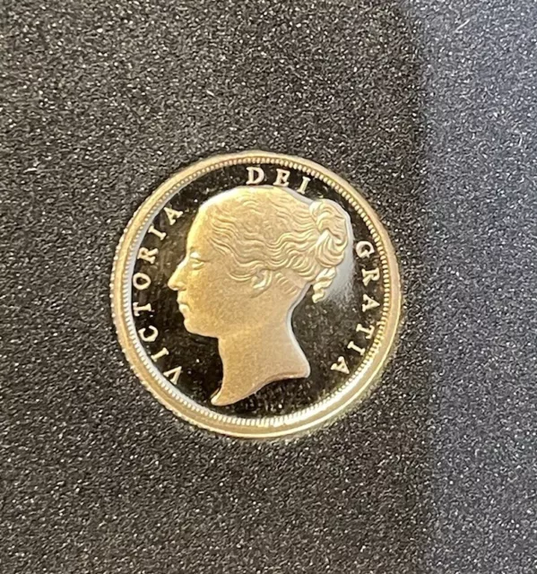 2019 22ct Gold Gibraltar Quarter Sovereign Gold Coin