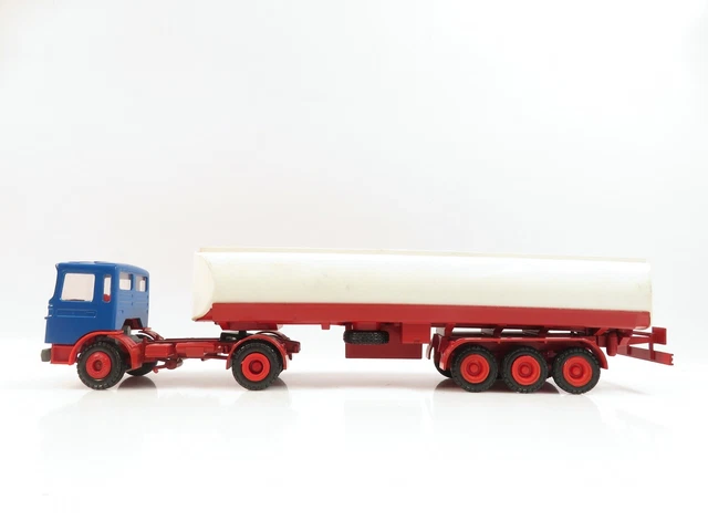 489001_7