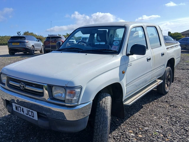 TOYOTA HILUX DOUBLE cab pick up new 12 month MOT £4,200.00 - PicClick UK