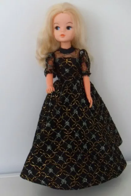 Vintage Pedigree Sindy Doll in  1983 Gala Night gown