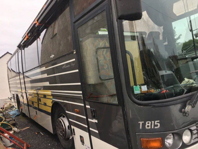 bus aménagé. camping-car plus garage mettre une voiture de course 4