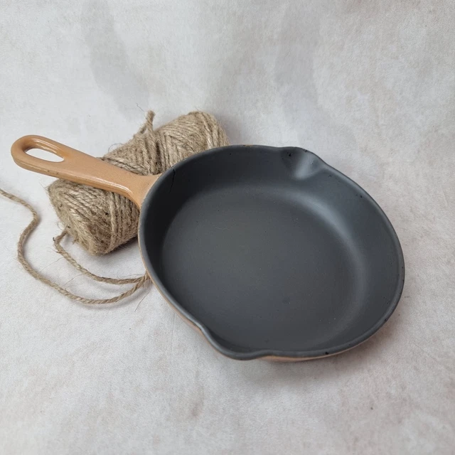 Casserole avec bec verseur N°:18, Le Creuset , fonte , rouille