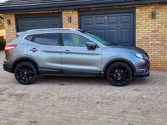 Nissan Qashqai 1.6 dCi Tekna 5d CVT 2016/16 AUTOMATIC 81500 MILES GREY HUGE SPEC