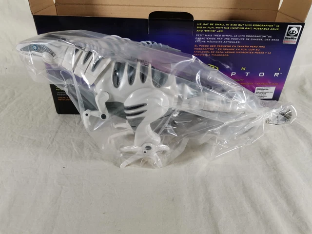 Mini Robo Raptor MINI ROBORAPTOR WALKING Robot Dinosaur Battery Operated Wow Wee 2005 £ ...