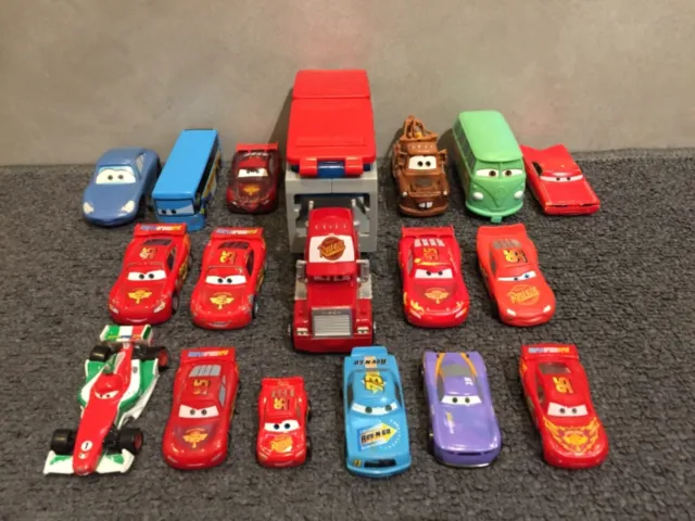 Lot de 17 véhicules Cars Disney Pixar ( Voitures et camions )