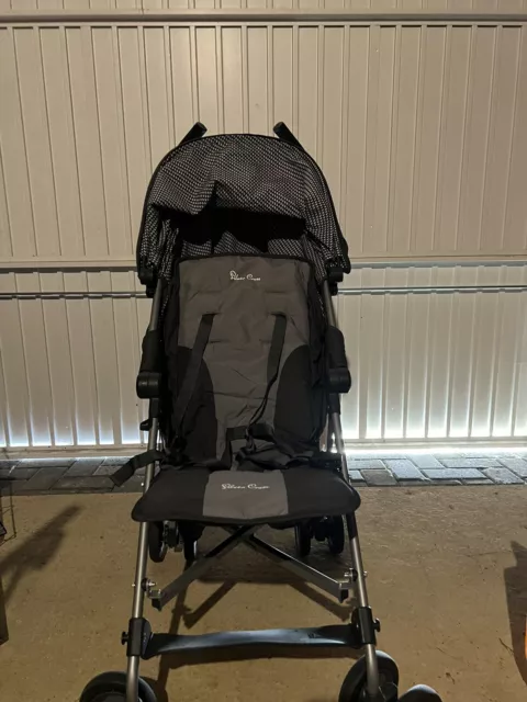 Silver cross Zest Stroller With black  Fur Lined Footmuff And Rain Cover